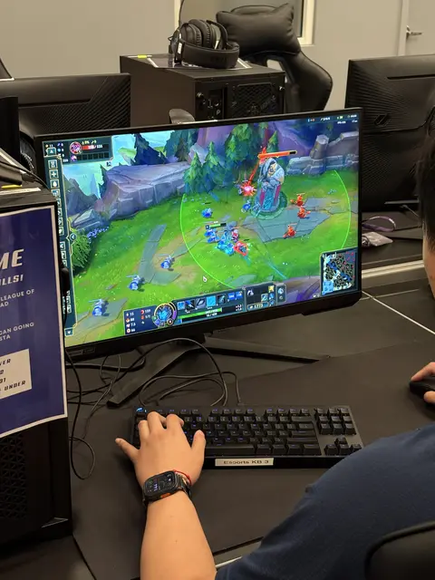 LEVEL UP! League of Legends: league community play